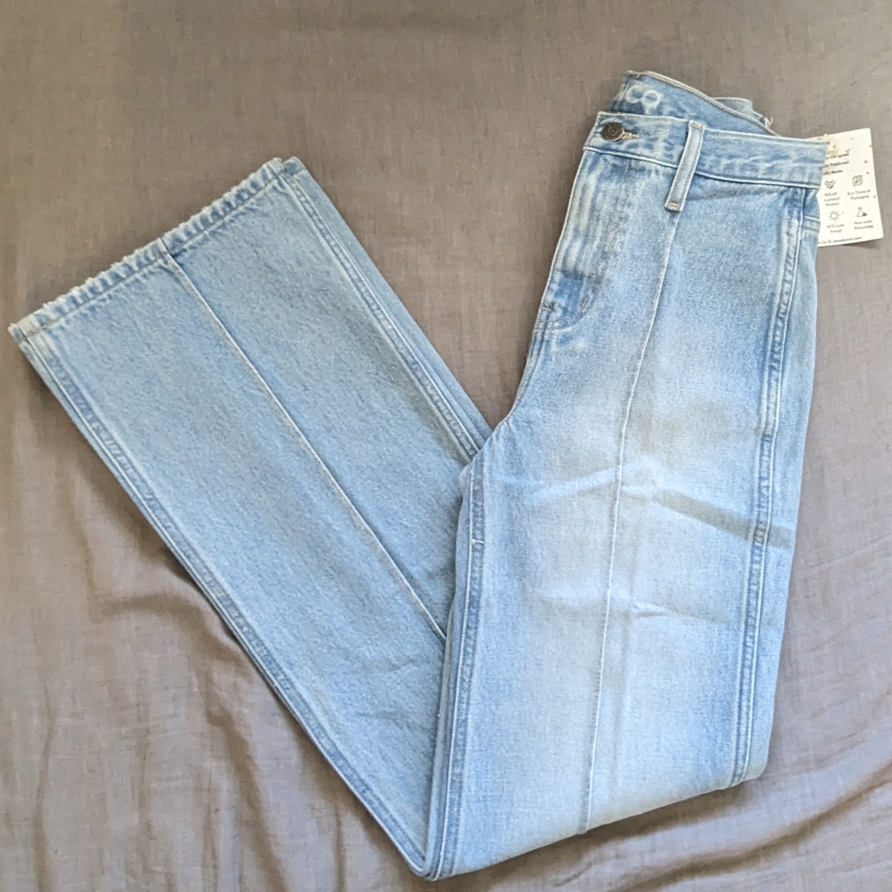 Etica Estilia Pintuck Flare Jeans - Picture 3 of 11